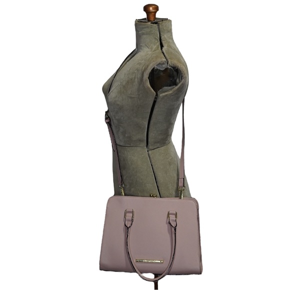 Betsey Johnson Handbags - Betsey Johnson Light Pink Crossbody Purse